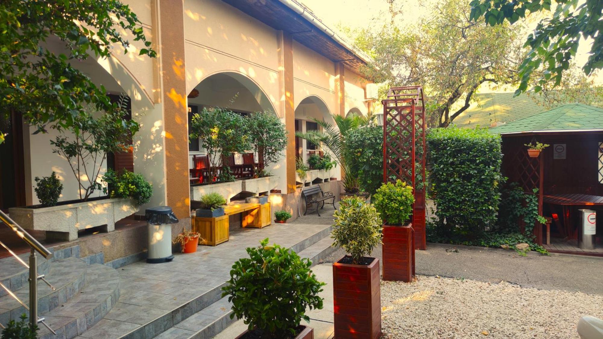 Hotel Oswaldo Budapest Exterior foto